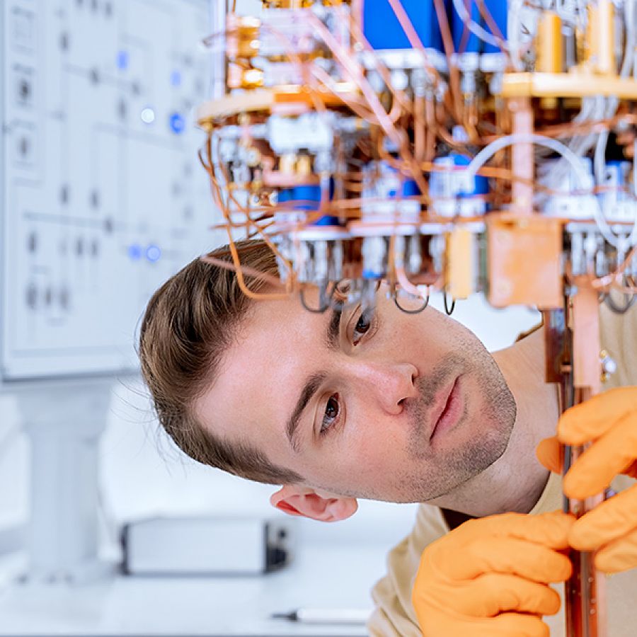 Silent Waves - quantum computing